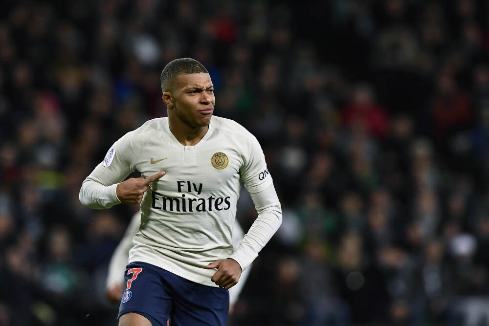 收藏这份“鎏金地图”，喝咖啡、拍银杏、晒太阳